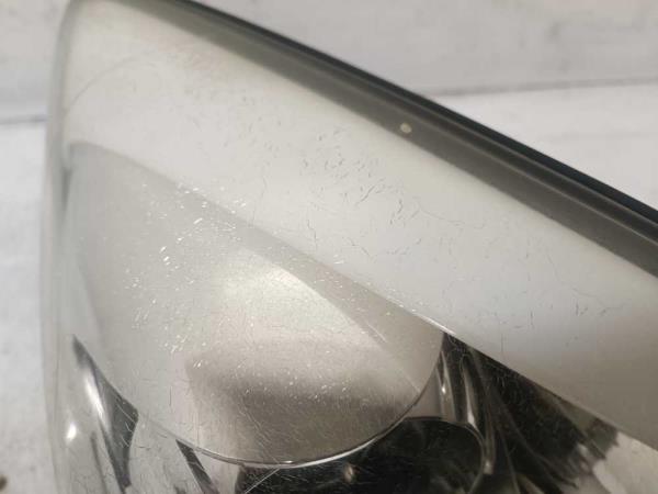 PHARE DROIT KIA - Vue 3